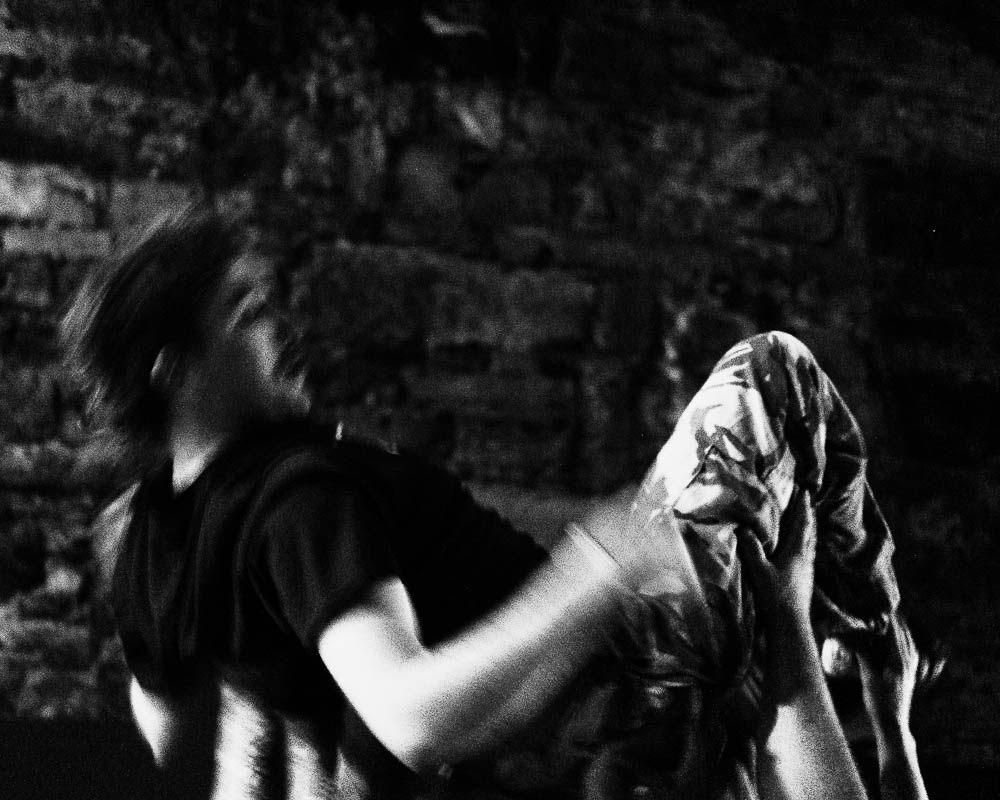 Militarie Gun @ The Caves